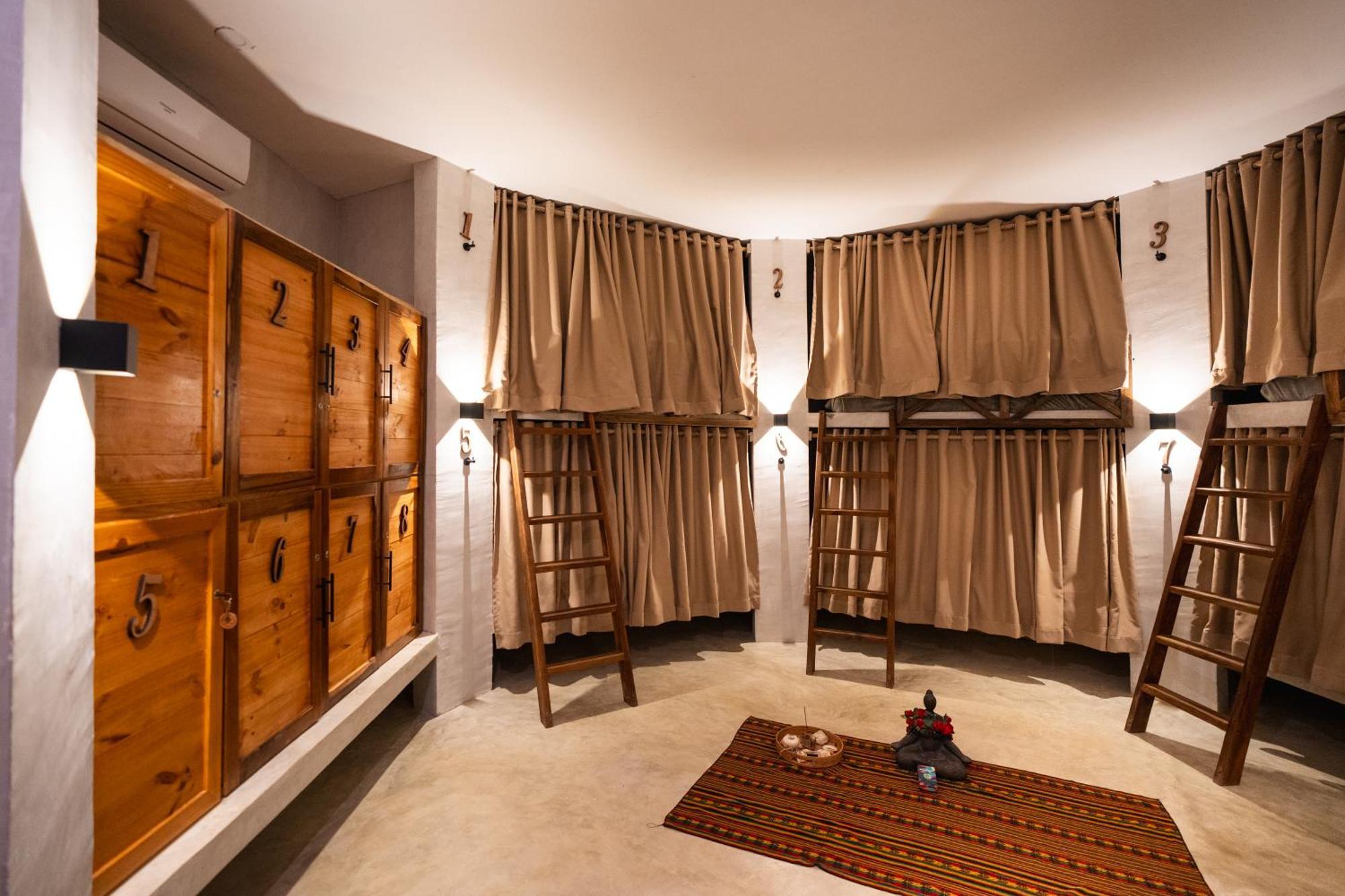 Leisy'S Garden Hostel & Rooms Samana Exterior photo